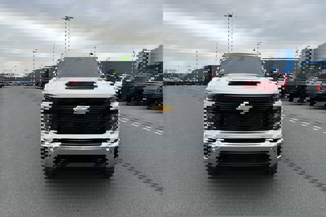 2025 Chevrolet Silverado 2500HD Work Truck photo 2
