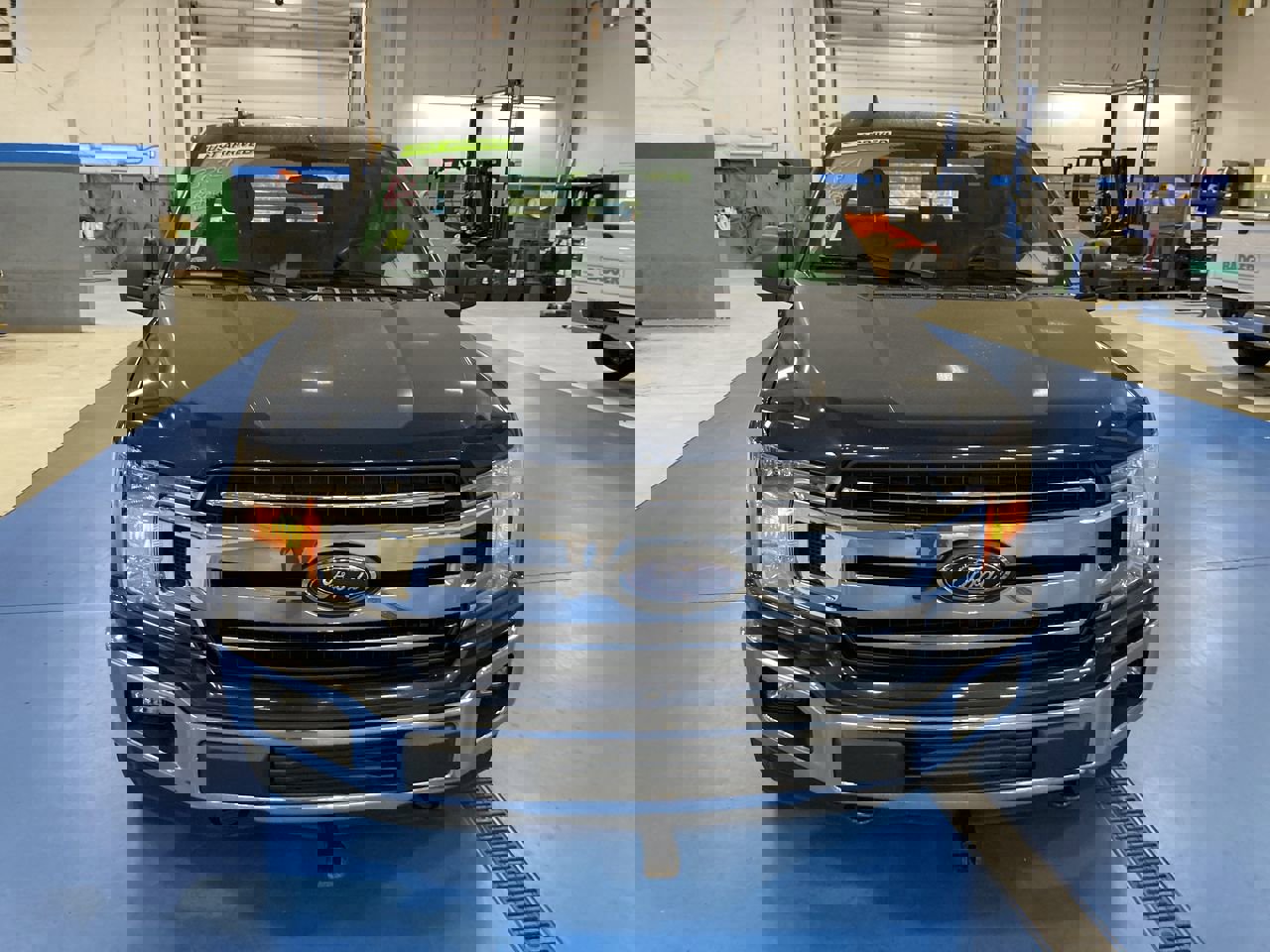 2020 Ford F-150 XLT photo 2