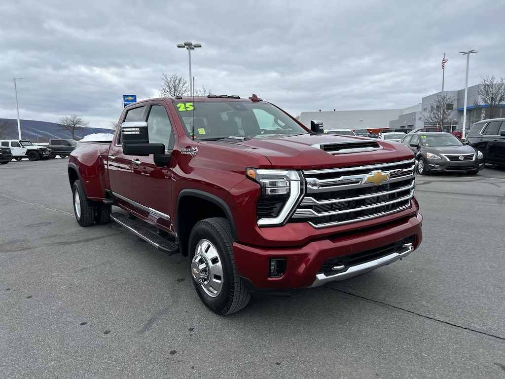 Used 2025 Chevrolet Silverado 3500 HD High Country Truck Crew Cab
