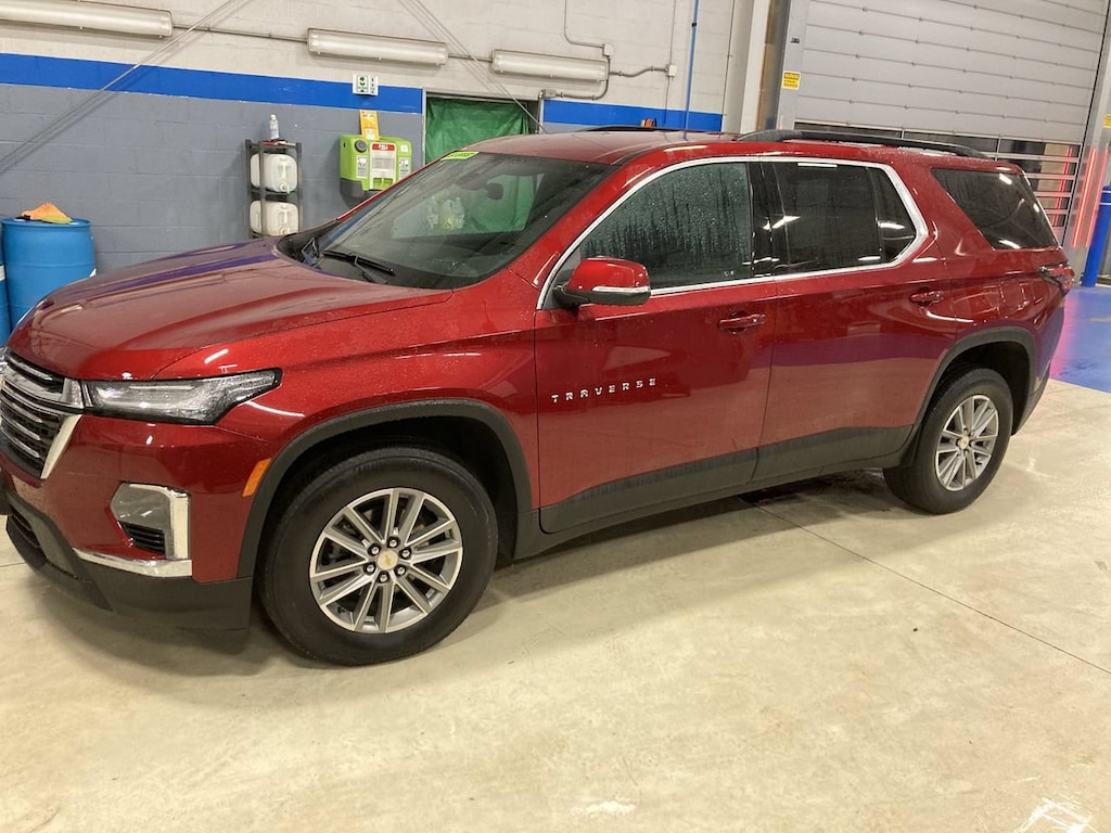Used 2023 Chevrolet Traverse LT Cloth w/1LT SUV