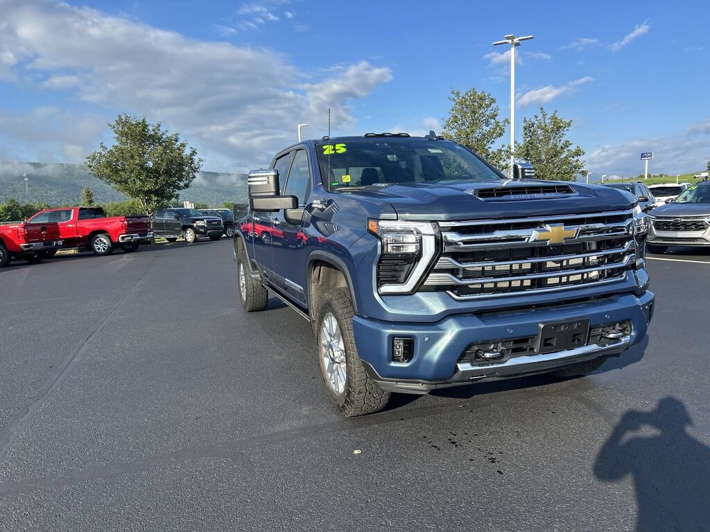 Used 2025 Chevrolet Silverado 2500 HD High Country Truck Crew Cab