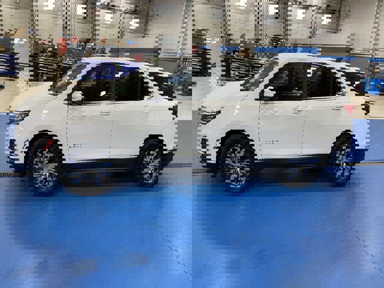 2023 Chevrolet Equinox LT photo 4