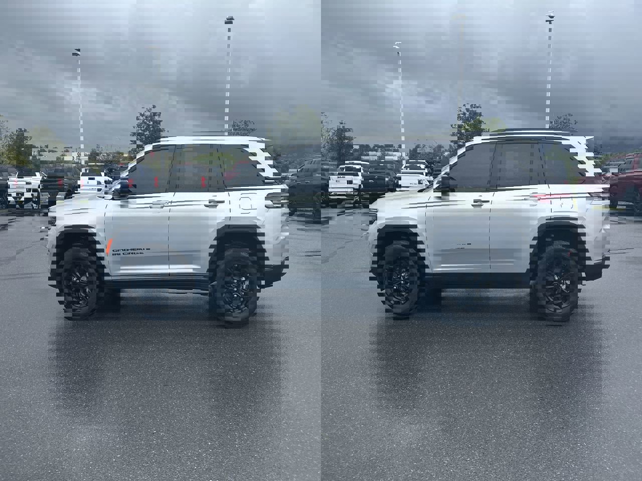 2025 Jeep Grand Cherokee Laredo Altitude X photo 4