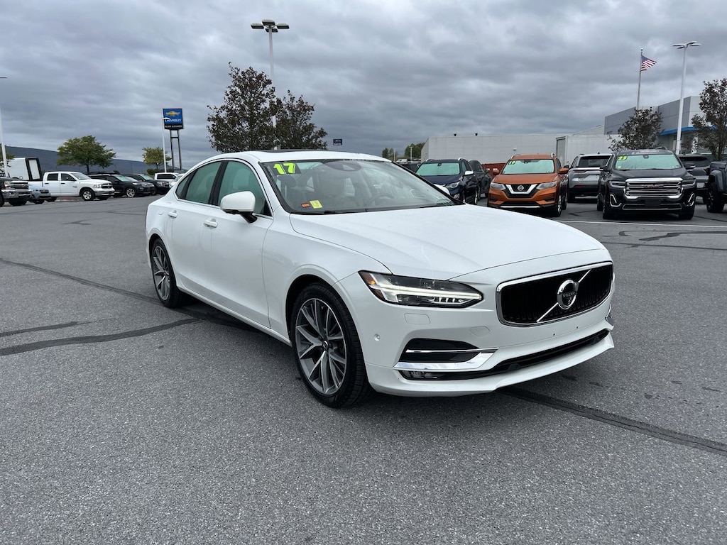 Used 2017 Volvo S90 T6 AWD Momentum Sedan