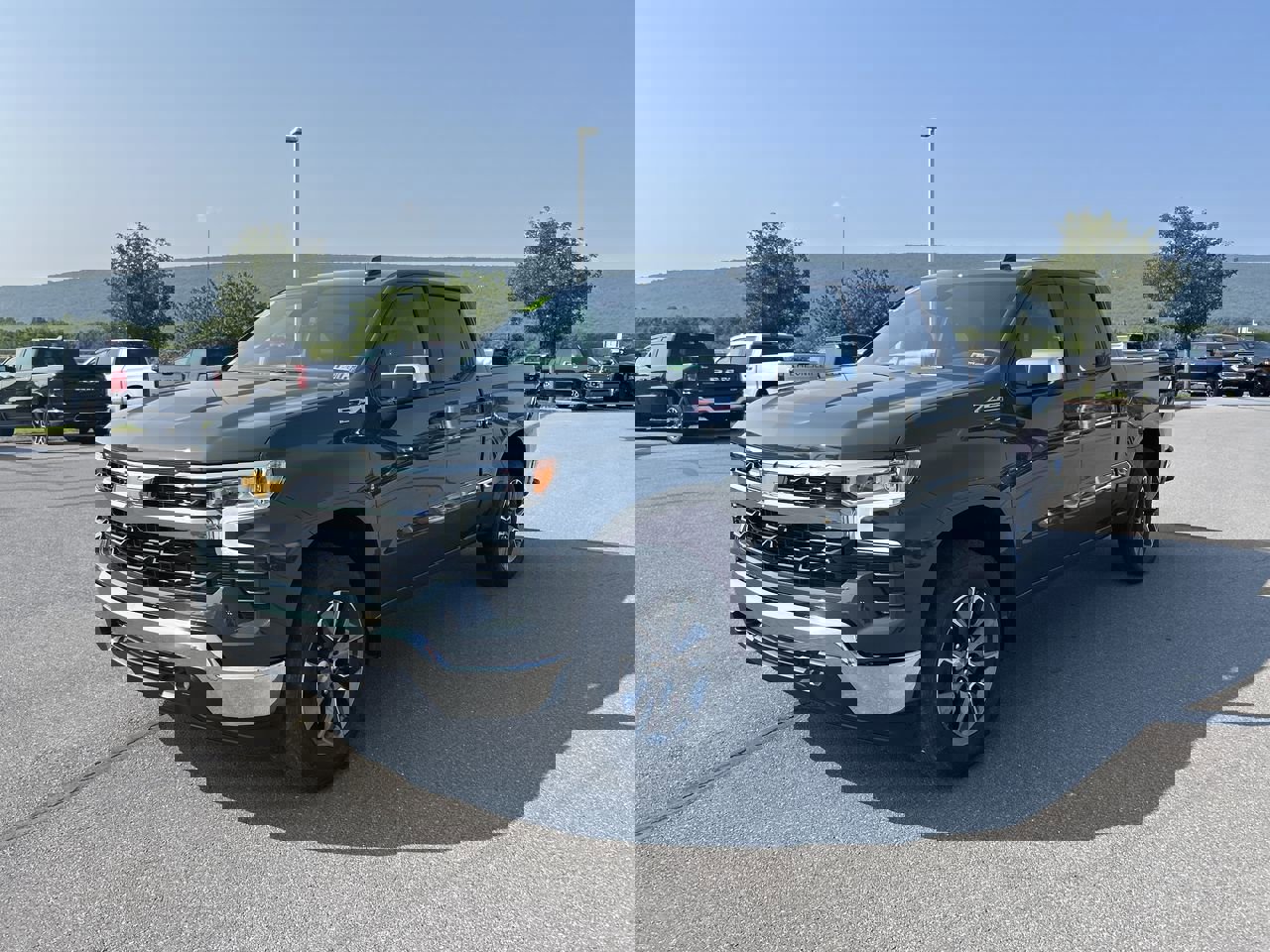 2026 Chevrolet Silverado 1500 LT photo 3