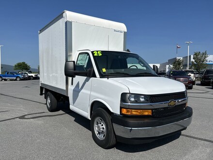 2025 Chevrolet Express Cutaway 1WT Truck