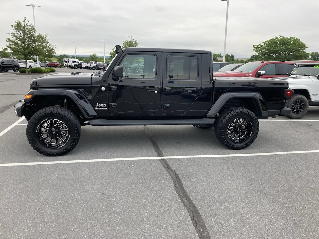 Used 2021 Jeep Gladiator Overland Truck Crew Cab