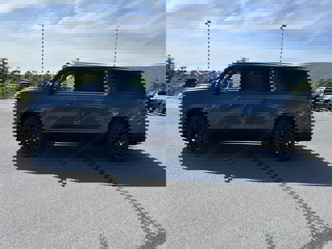 2025 Chevrolet Suburban Premier photo 4