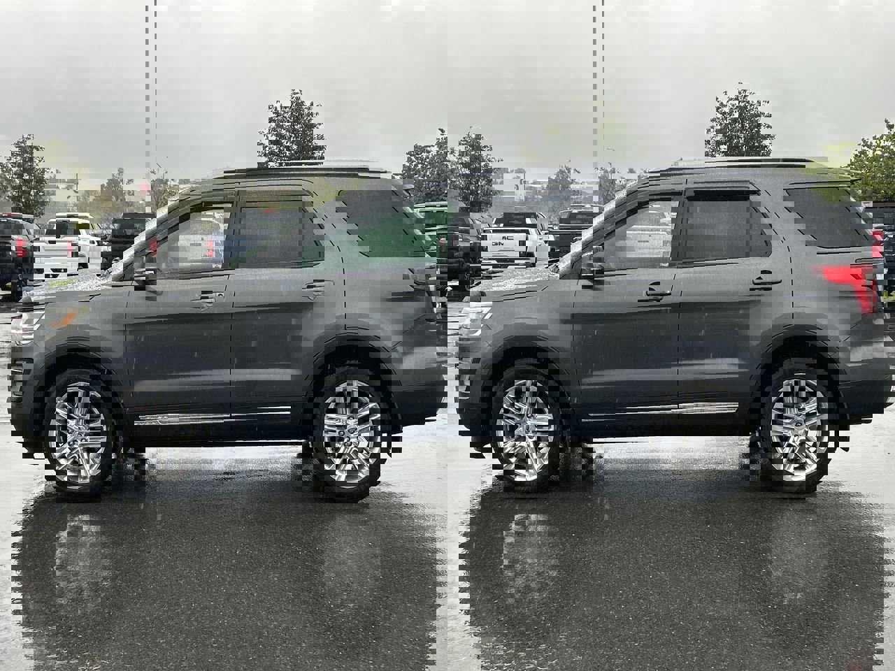 2016 Ford Explorer XLT photo 4