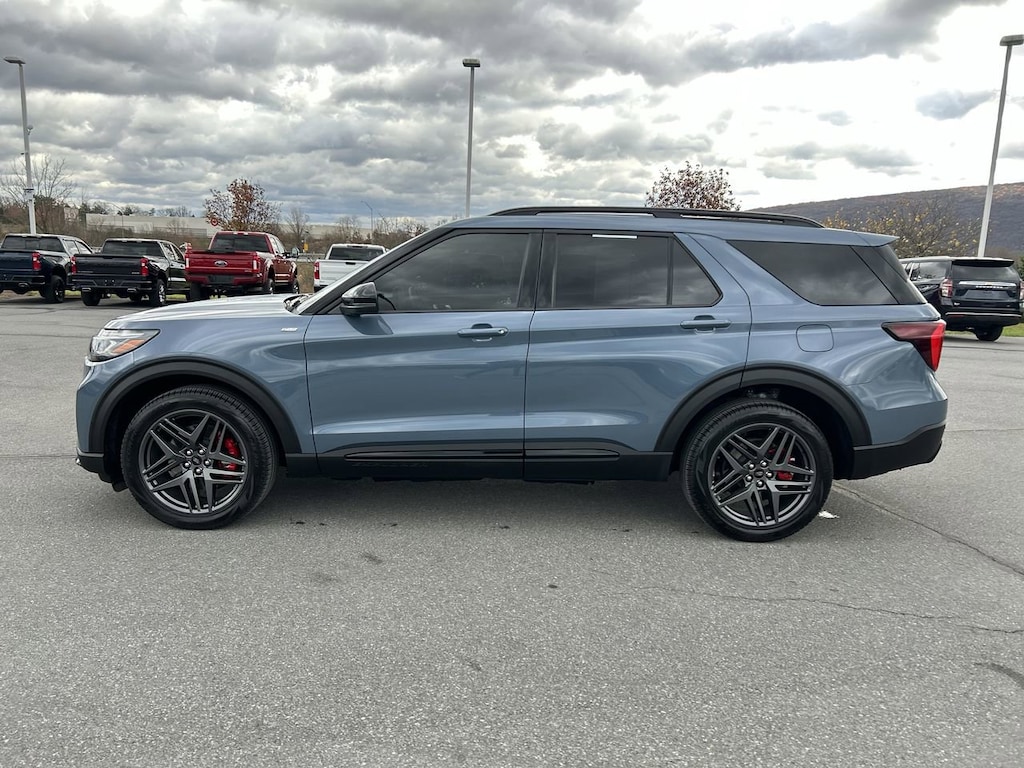 Used 2025 Ford Explorer ST-Line SUV