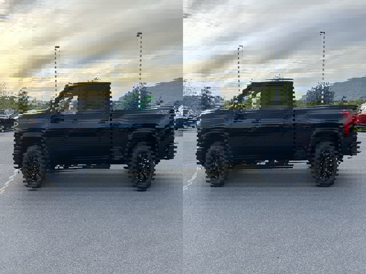 2026 Chevrolet Silverado 2500HD Custom photo 3