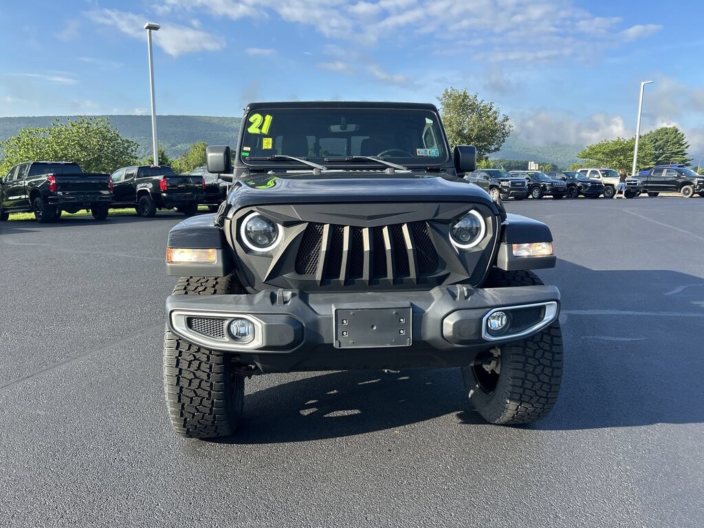 Used 2021 Jeep Gladiator Overland Truck Crew Cab