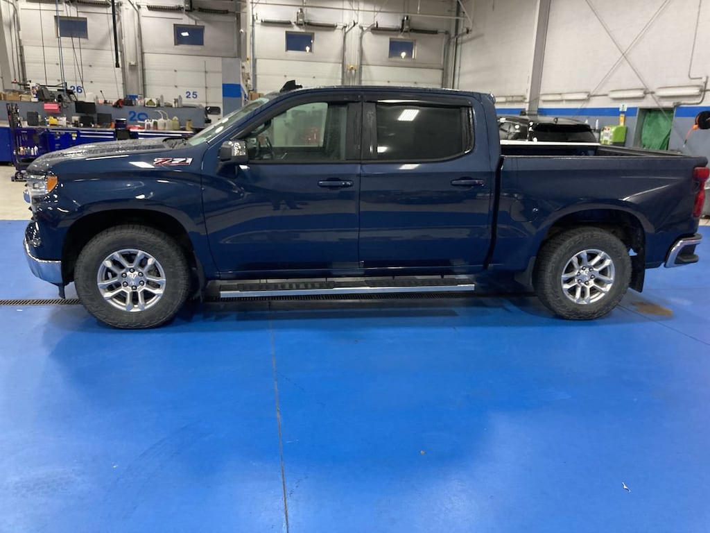 Used 2022 Chevrolet Silverado 1500 LT w/1LT Truck Crew Cab