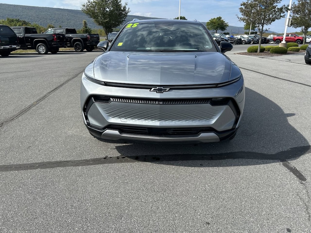 New 2025 Chevrolet Equinox EV LT2 w/PDE SUV