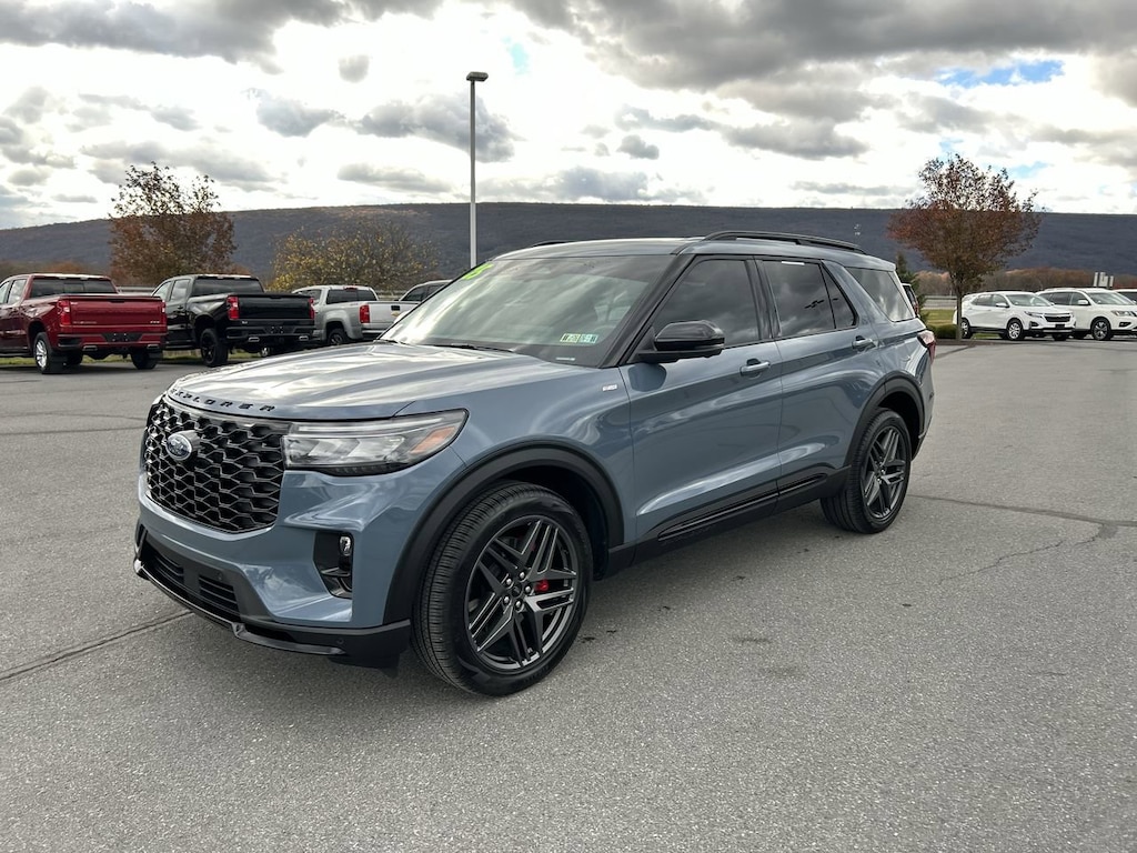 Used 2025 Ford Explorer ST-Line SUV