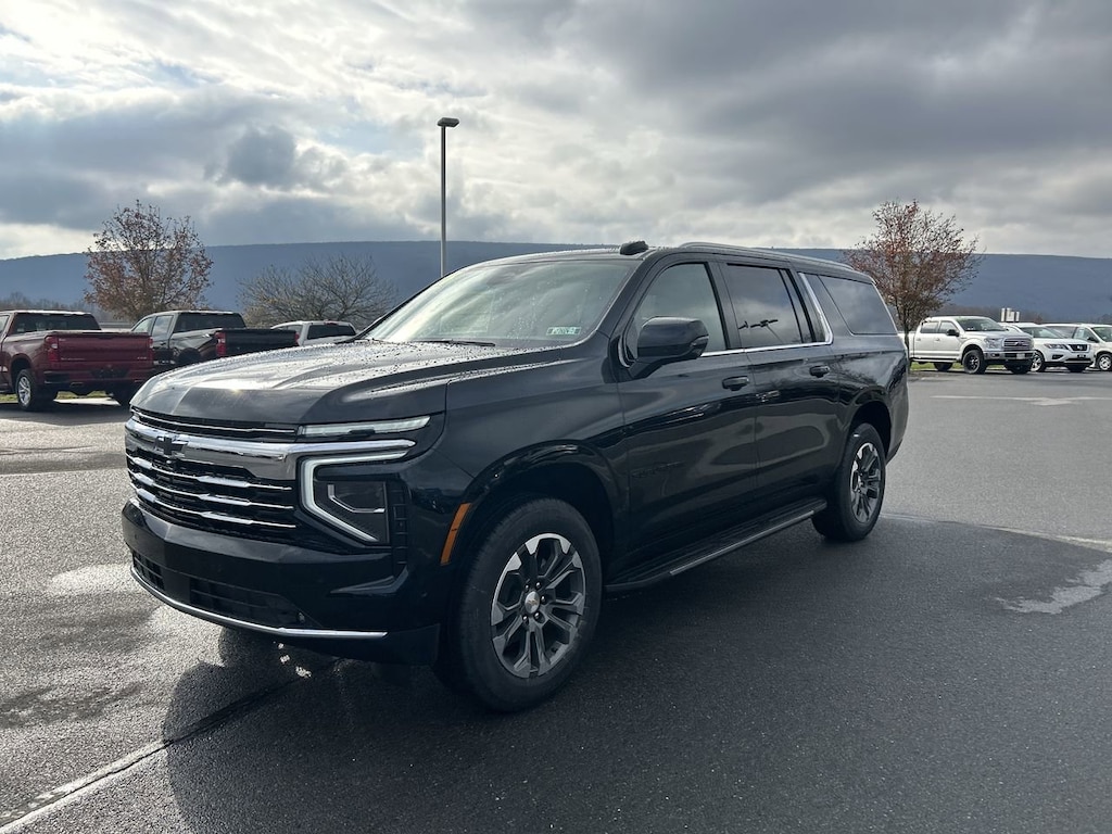 New 2026 Chevrolet Suburban LT SUV