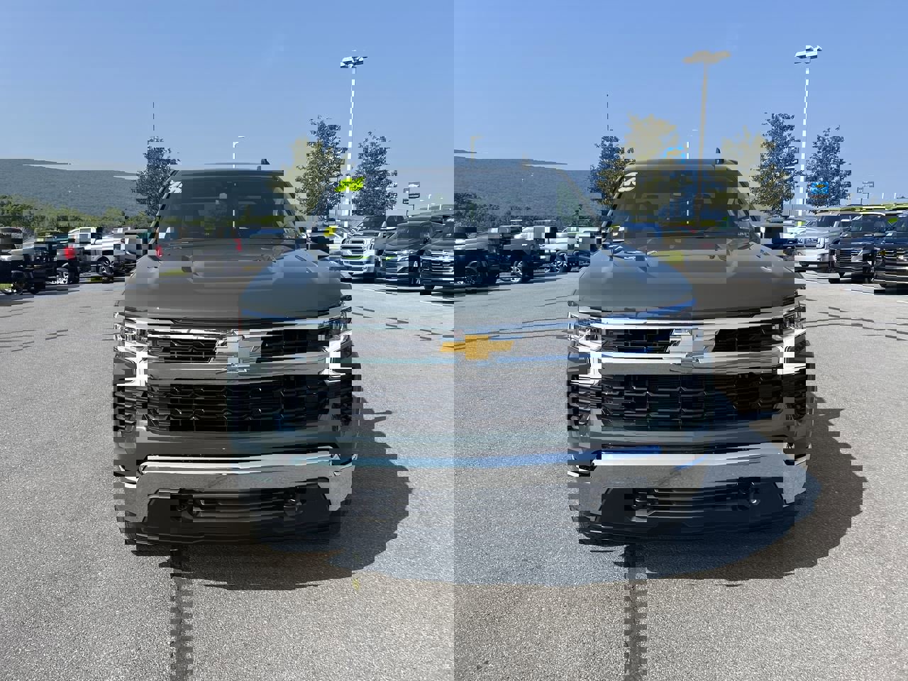 2026 Chevrolet Silverado 1500 LT photo 2