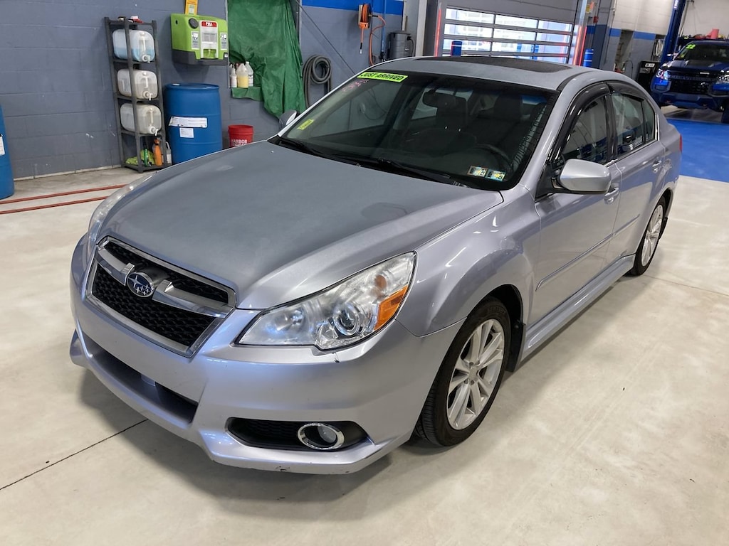 Used 2013 Subaru Legacy 2.5i Limited w/Moonroof/Nav Sedan