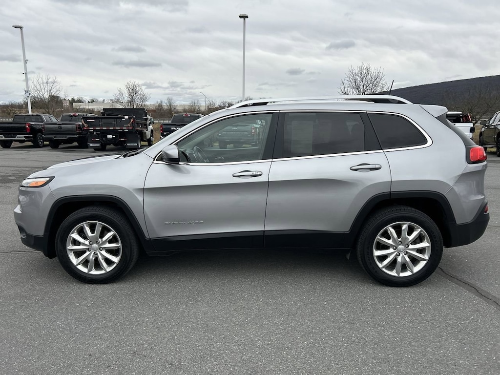 Used 2017 Jeep Cherokee Limited 4x4 SUV