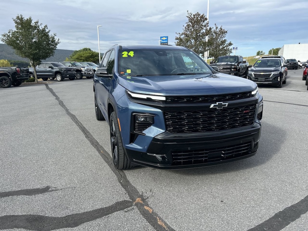 Used 2024 Chevrolet Traverse RS SUV