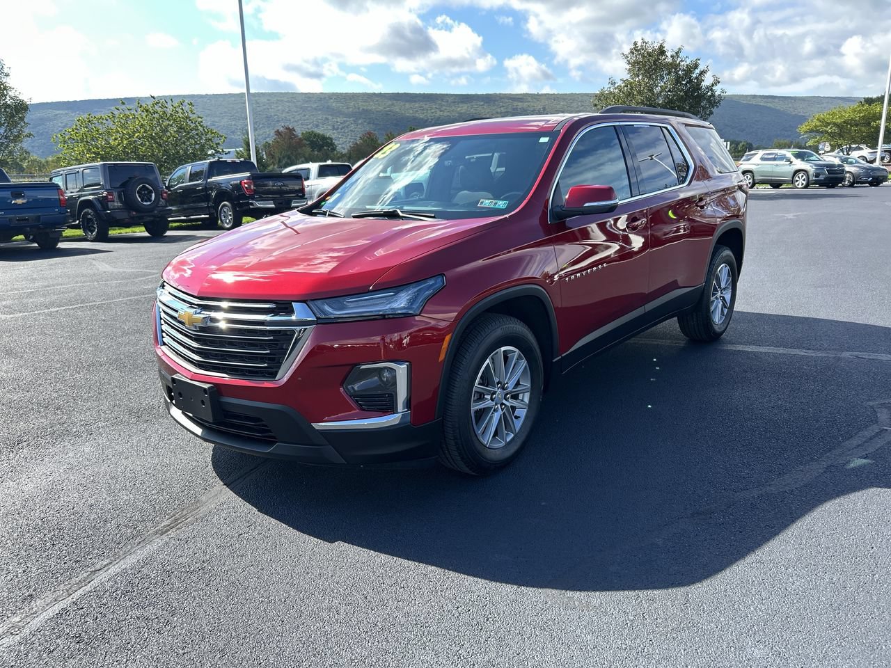 Used 2023 Chevrolet Traverse LT Cloth w/1LT SUV