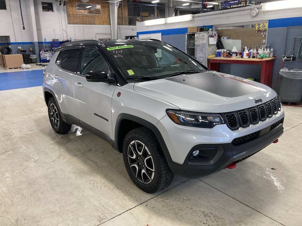 Used 2025 Jeep Compass Trailhawk SUV