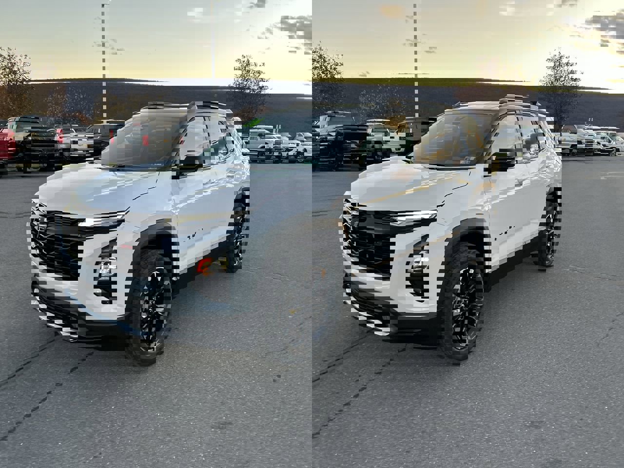 2026 Chevrolet Equinox RS photo 3