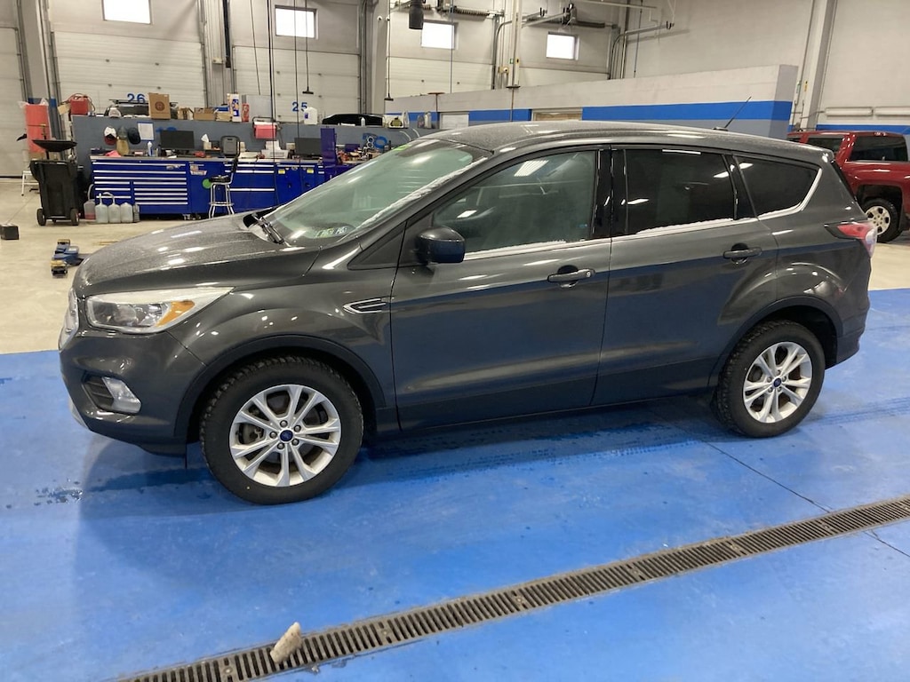 Used 2017 Ford Escape SE SUV