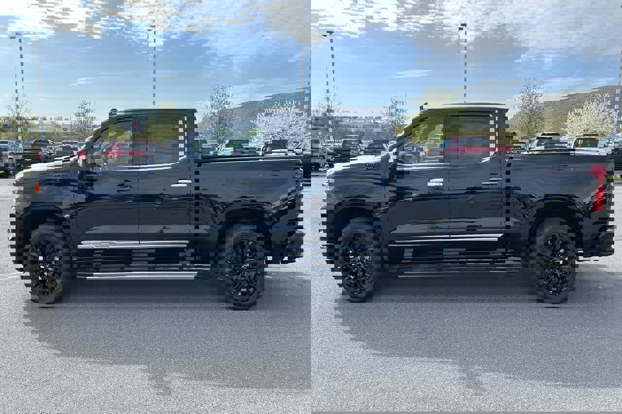 2025 Chevrolet Silverado 1500 High Country photo 3