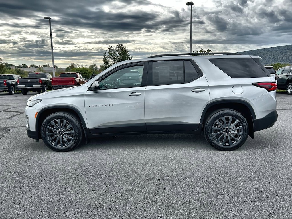 Used 2022 Chevrolet Traverse RS SUV
