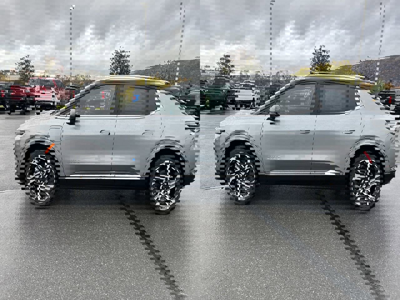 2026 Chevrolet Equinox EV 1LT photo 4