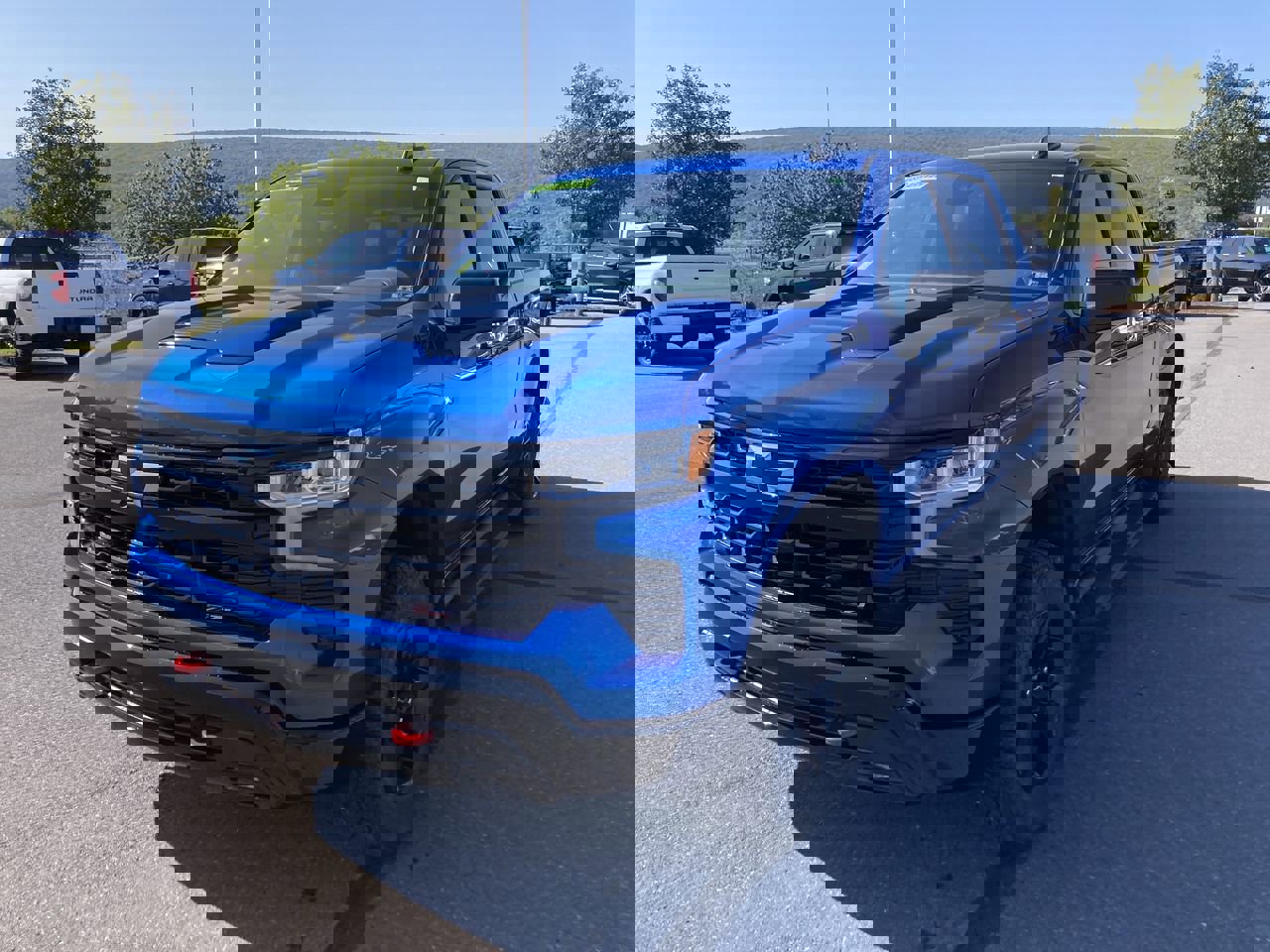 2024 Chevrolet Silverado 1500 LT Trail Boss photo 3