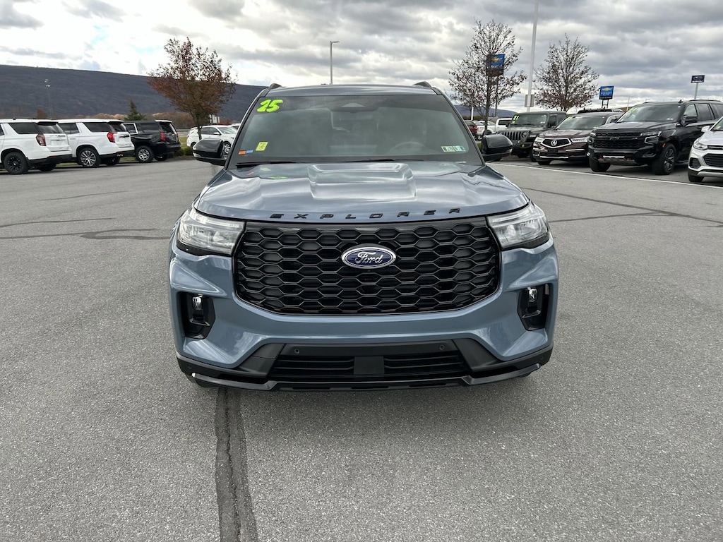 Used 2025 Ford Explorer ST-Line SUV