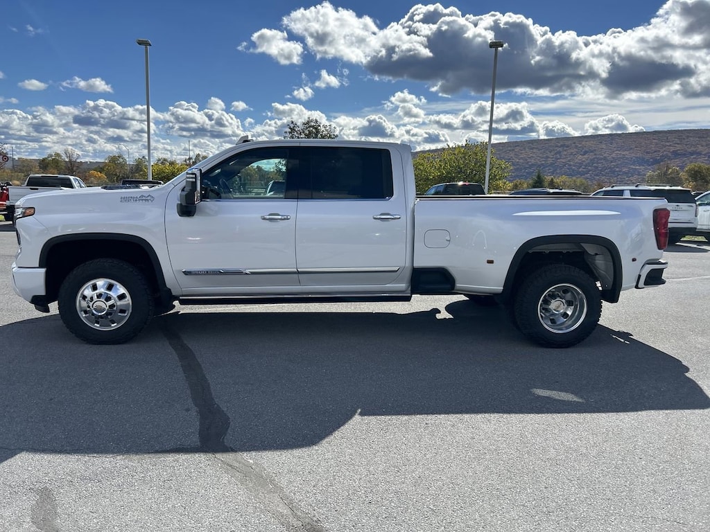 Used 2024 Chevrolet Silverado 3500 HD High Country Truck Crew Cab