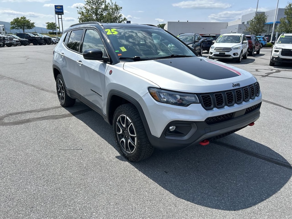 Used 2025 Jeep Compass Trailhawk SUV