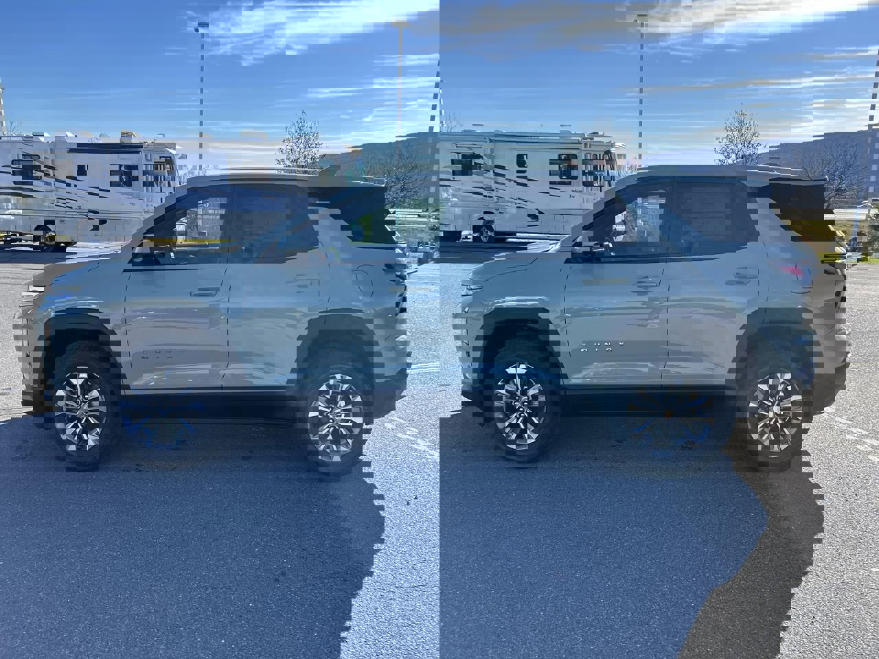 2026 Chevrolet Equinox LT photo 4