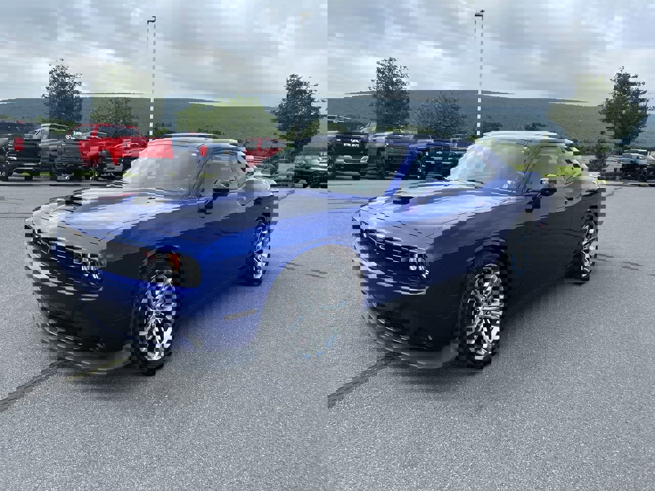 2022 Dodge Challenger R/T photo 3