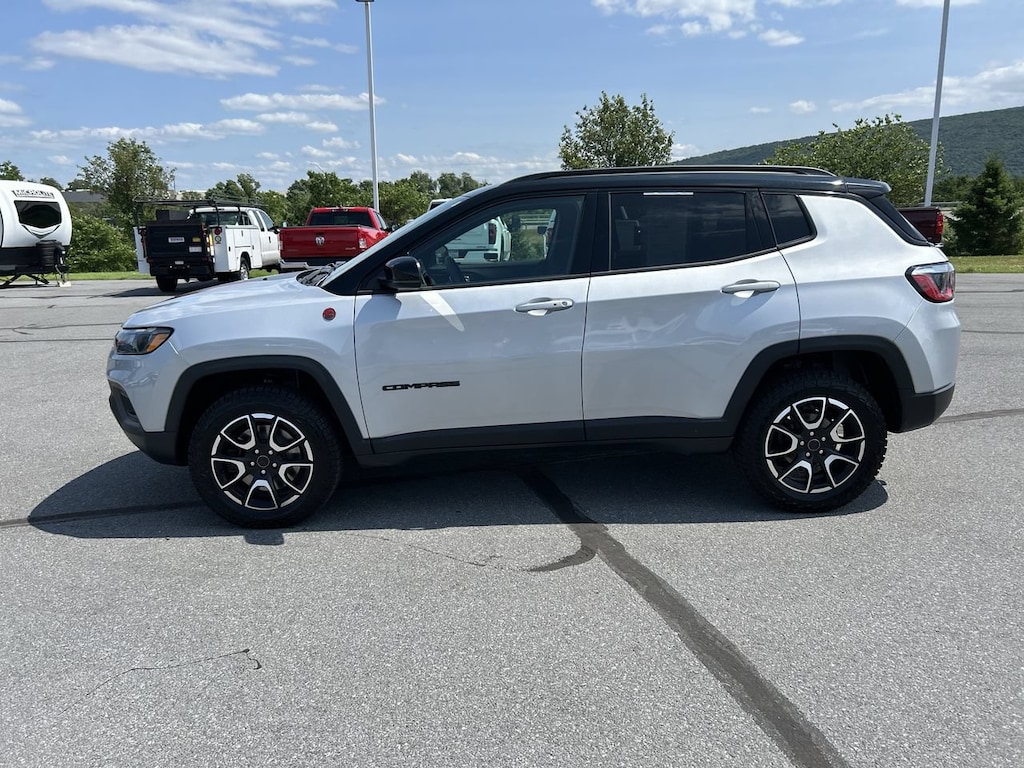 Used 2025 Jeep Compass Trailhawk SUV