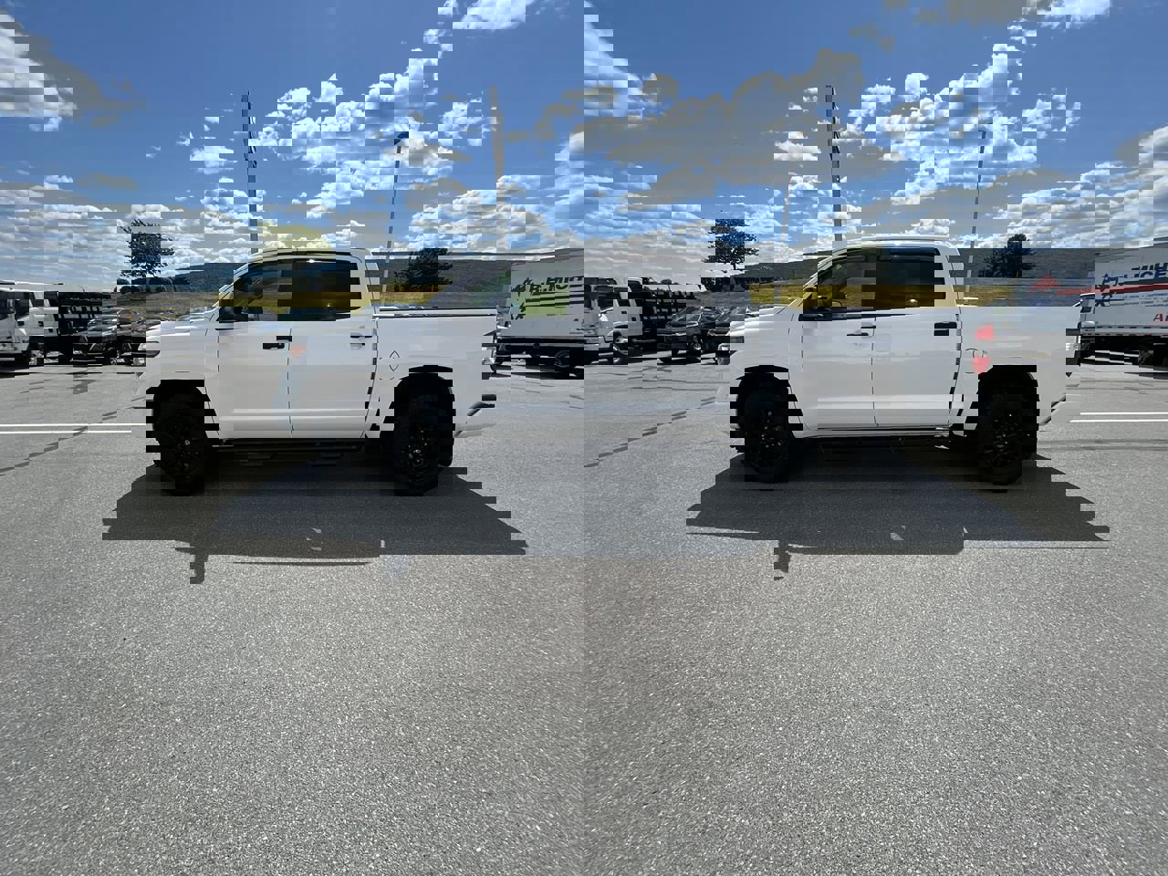 2020 Toyota Tundra SR5 CrewMax photo 4