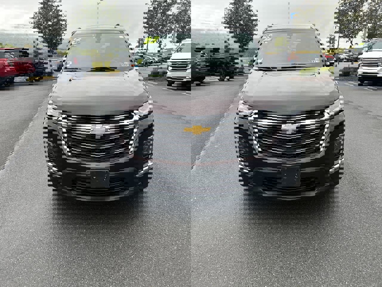 2023 Chevrolet Traverse Cloth 1LT photo 2