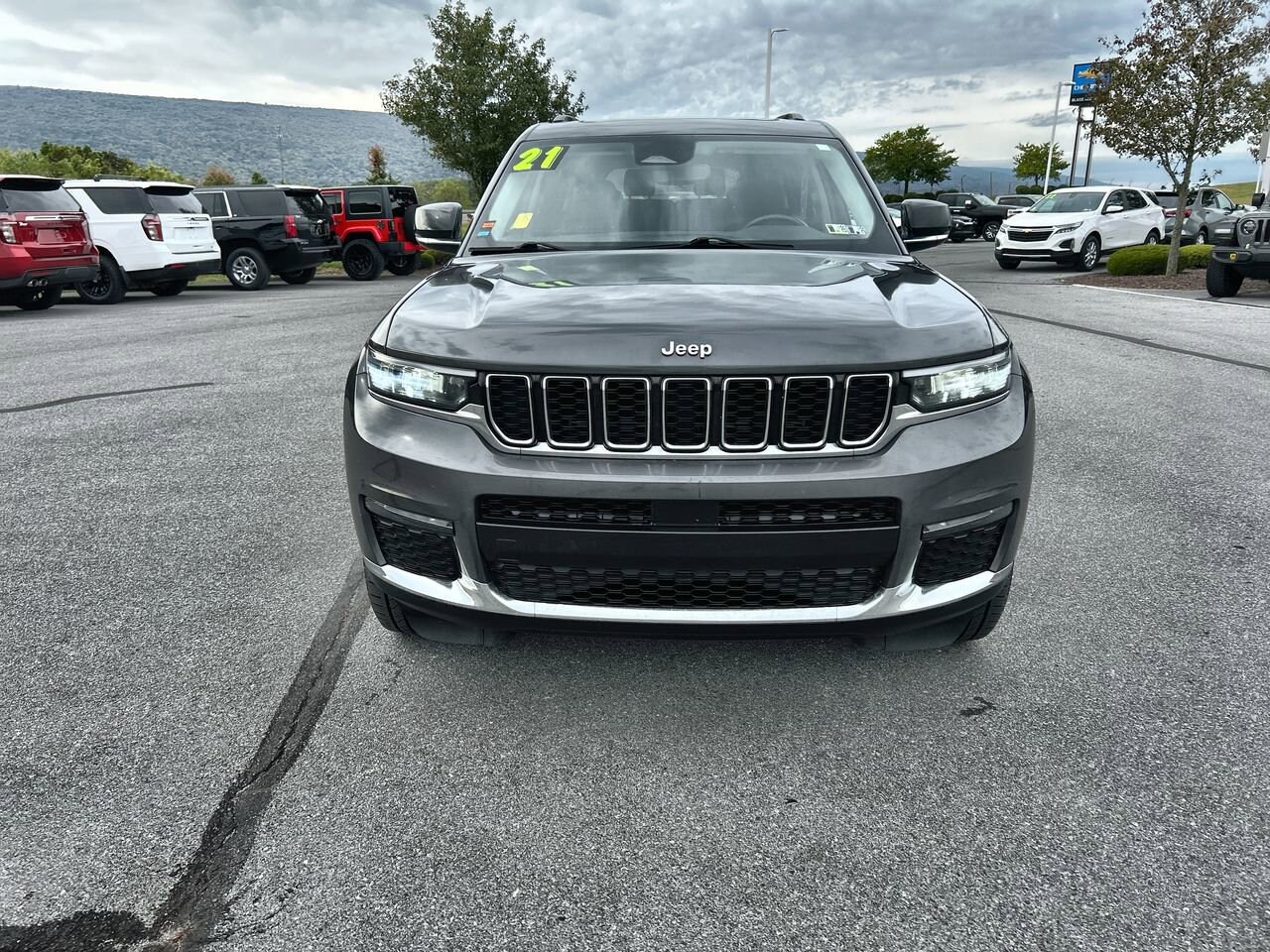 2021 Jeep Grand Cherokee Limited photo 2
