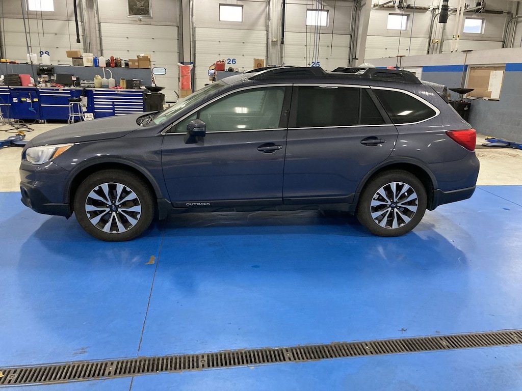 Used 2015 Subaru Outback 2.5i Limited w/Moonroof/KeylessAccess/Nav/EyeSight SUV