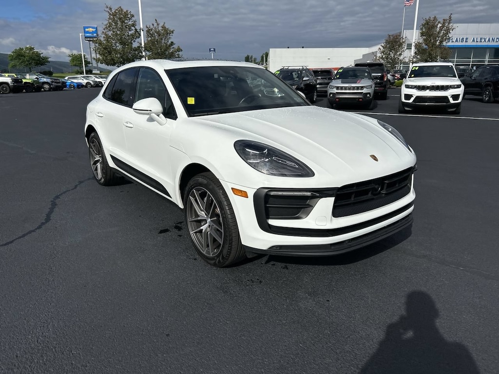 Used 2025 Porsche Macan SUV