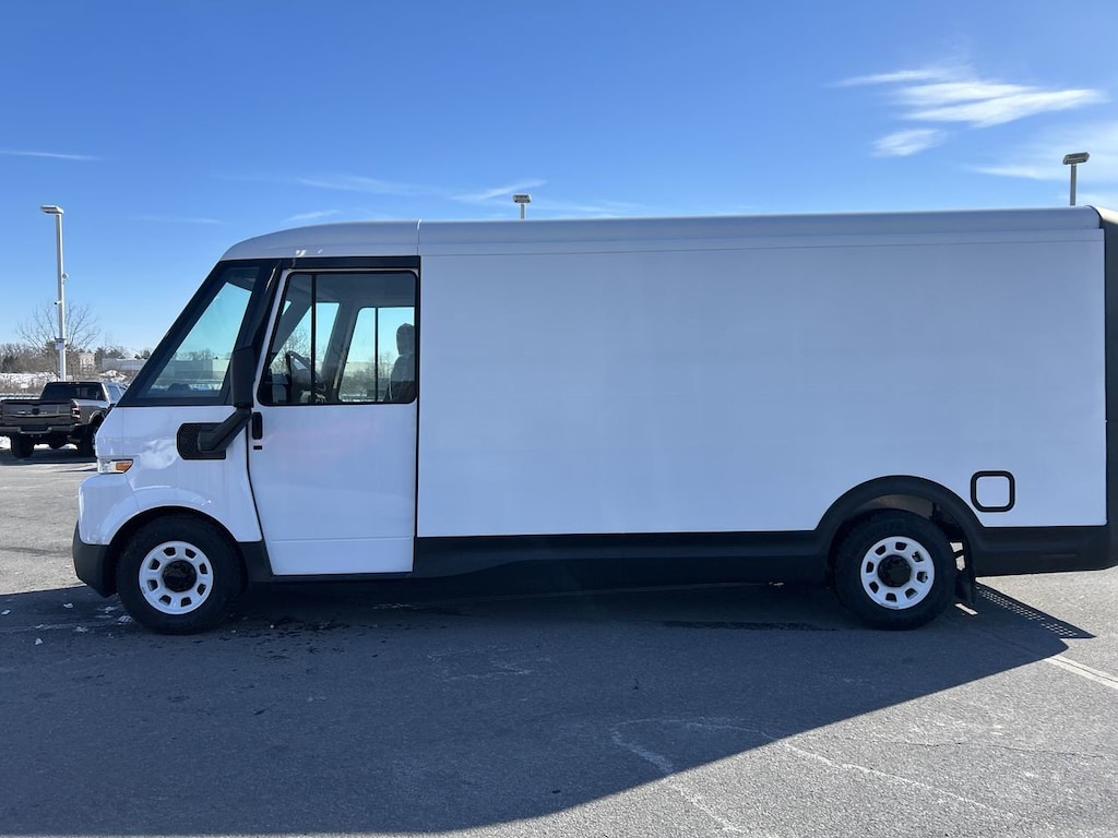 New 2025 Chevrolet BrightDrop 600 Van Cargo Van