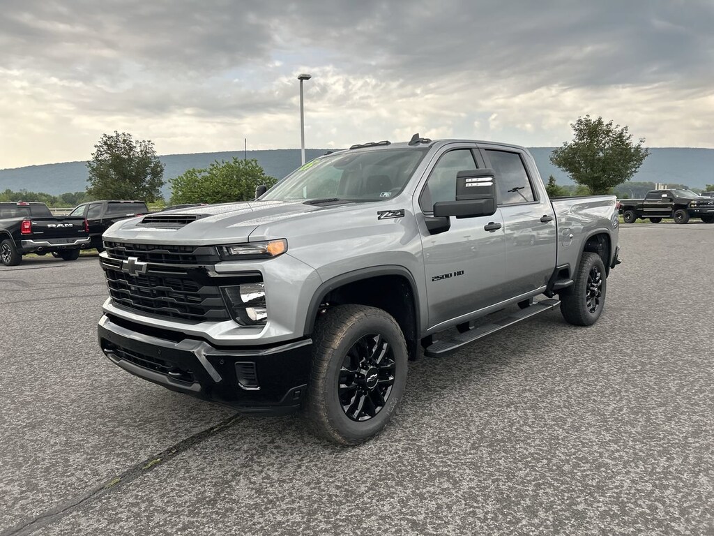 Used 2025 Chevrolet Silverado 2500 HD Custom Truck Crew Cab