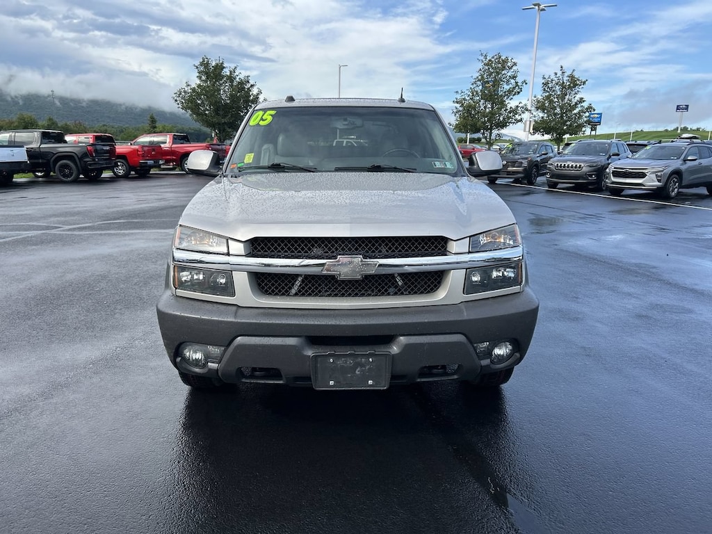 Used 2005 Chevrolet Avalanche 2500 LT Truck Standard Cab