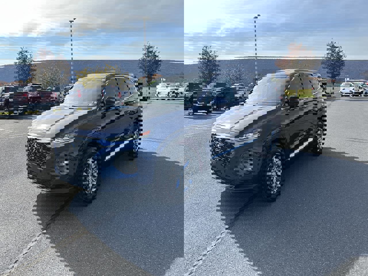 2019 Hyundai Santa Fe SE photo 2