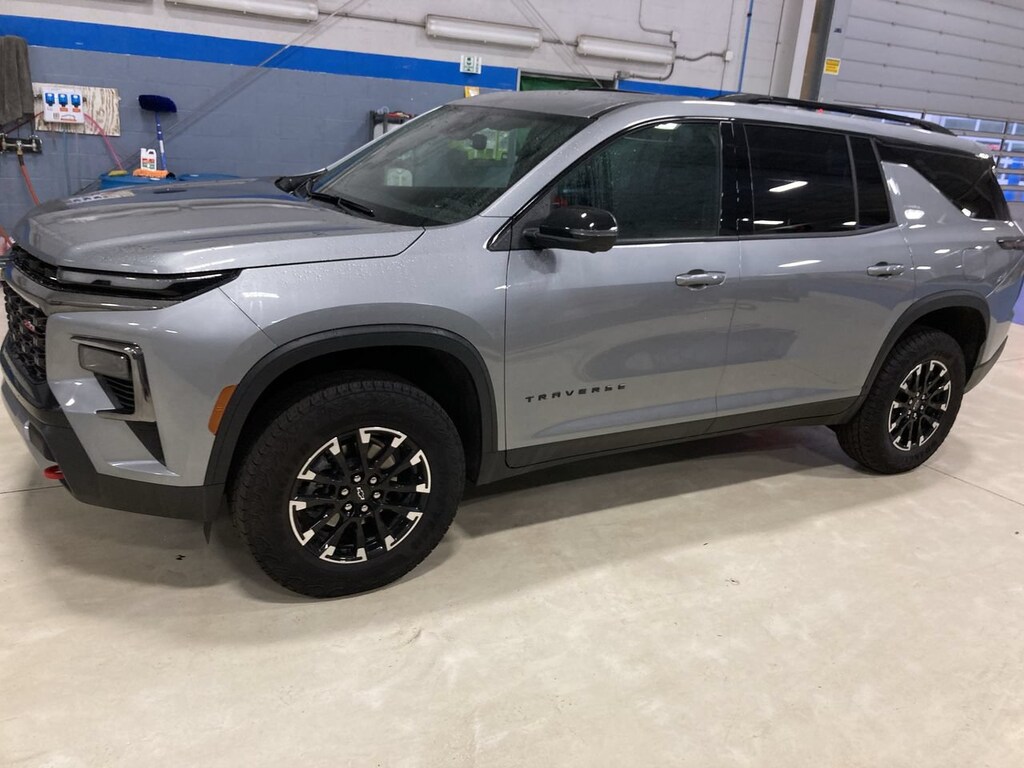 Used 2025 Chevrolet Traverse Z71 SUV