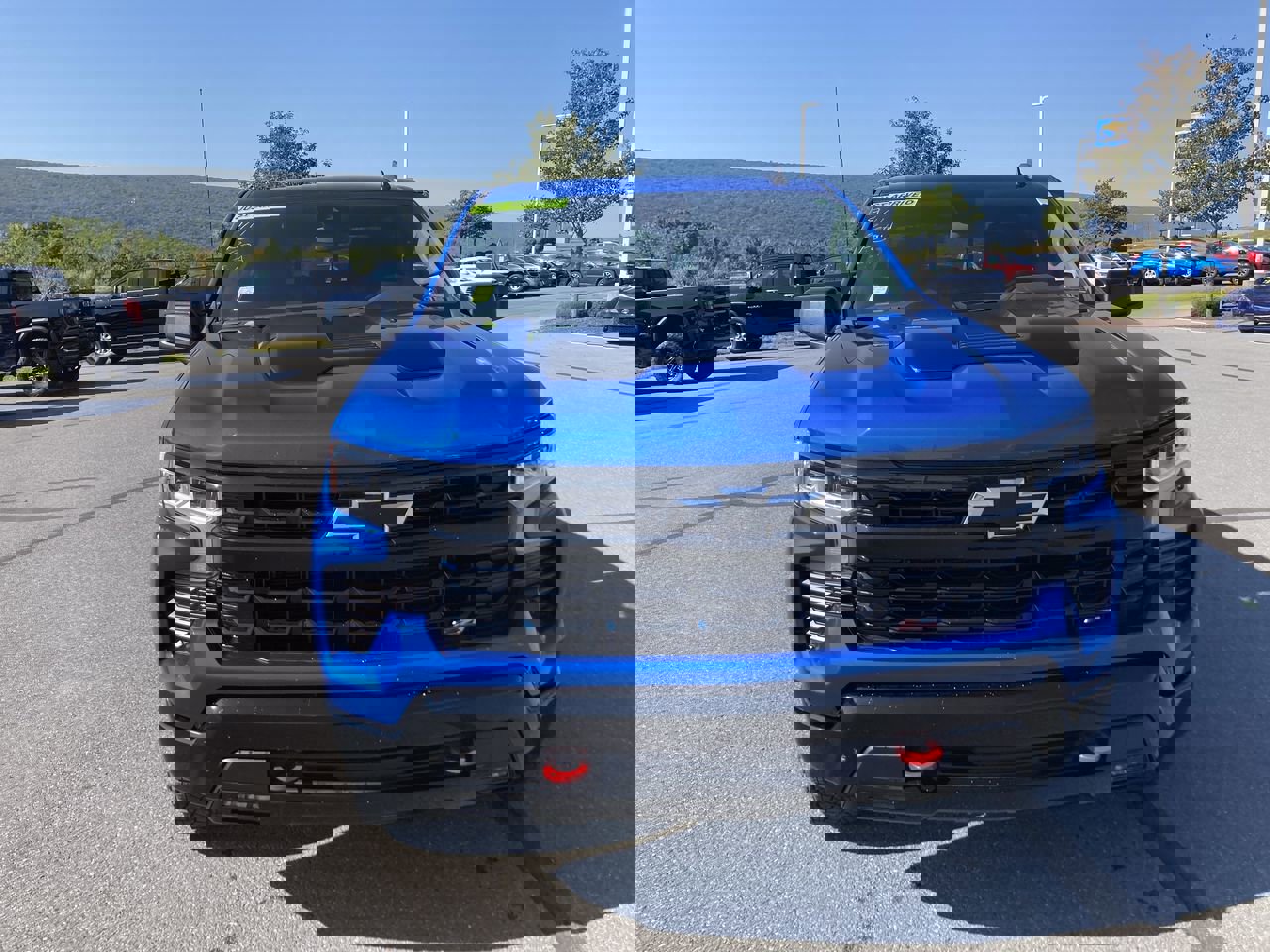 2024 Chevrolet Silverado 1500 LT Trail Boss photo 2