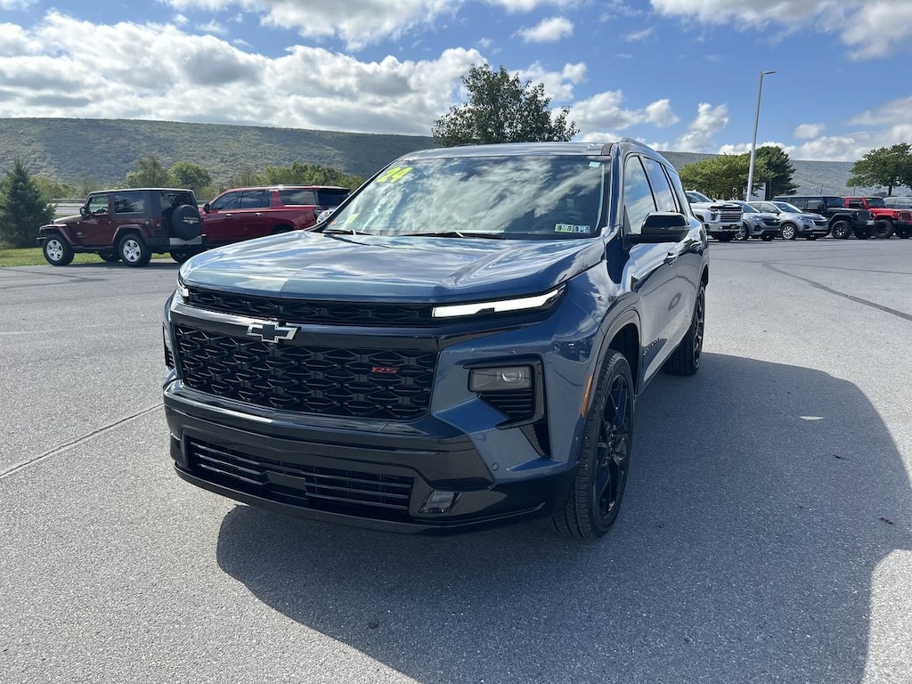 Used 2024 Chevrolet Traverse RS SUV
